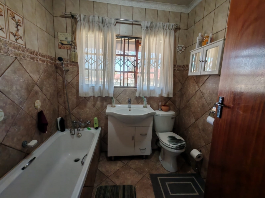3 Bedroom Property for Sale in Vaalpark Free State